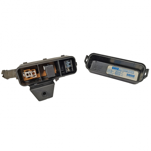 Блок реле (под капот) Toyota Nadia '98-'03 контрактный