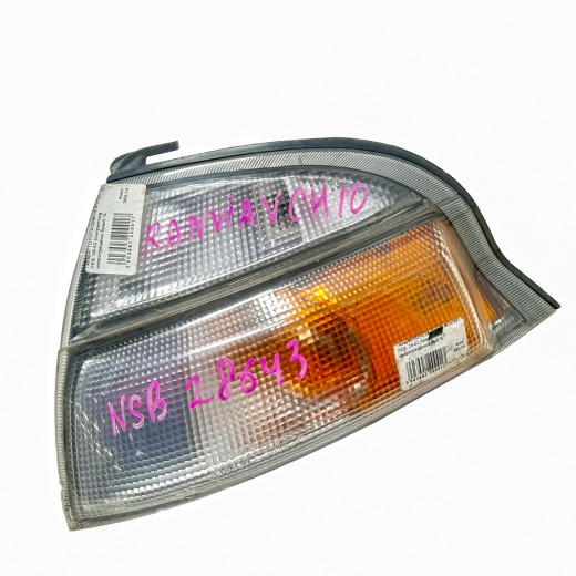 Габарит Toyota Granvia/ Grand Hiace '95-'99 левый (26-52) контрактный
