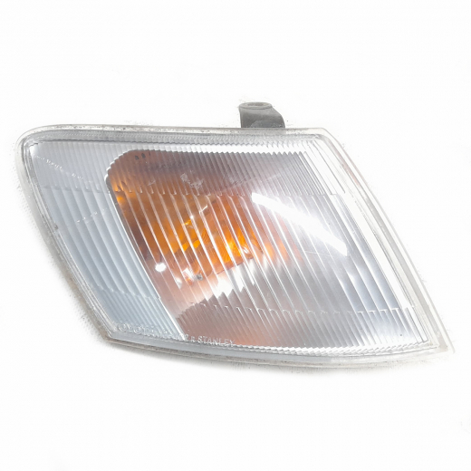 Габарит Toyota Trueno/ Levin '95-'97 правый (12-422) контрактный