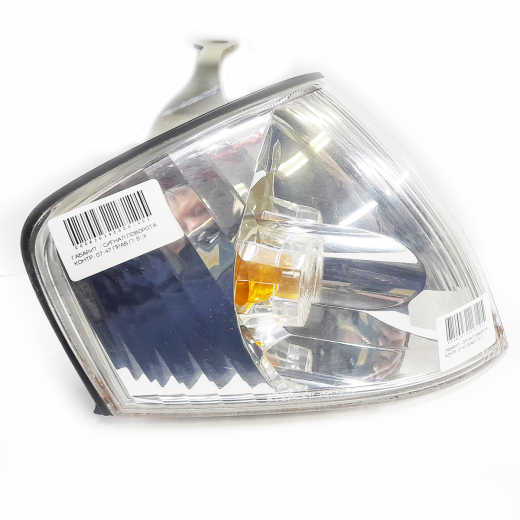 Габарит Mazda Familia '99-'04 правый (07-47) контрактный